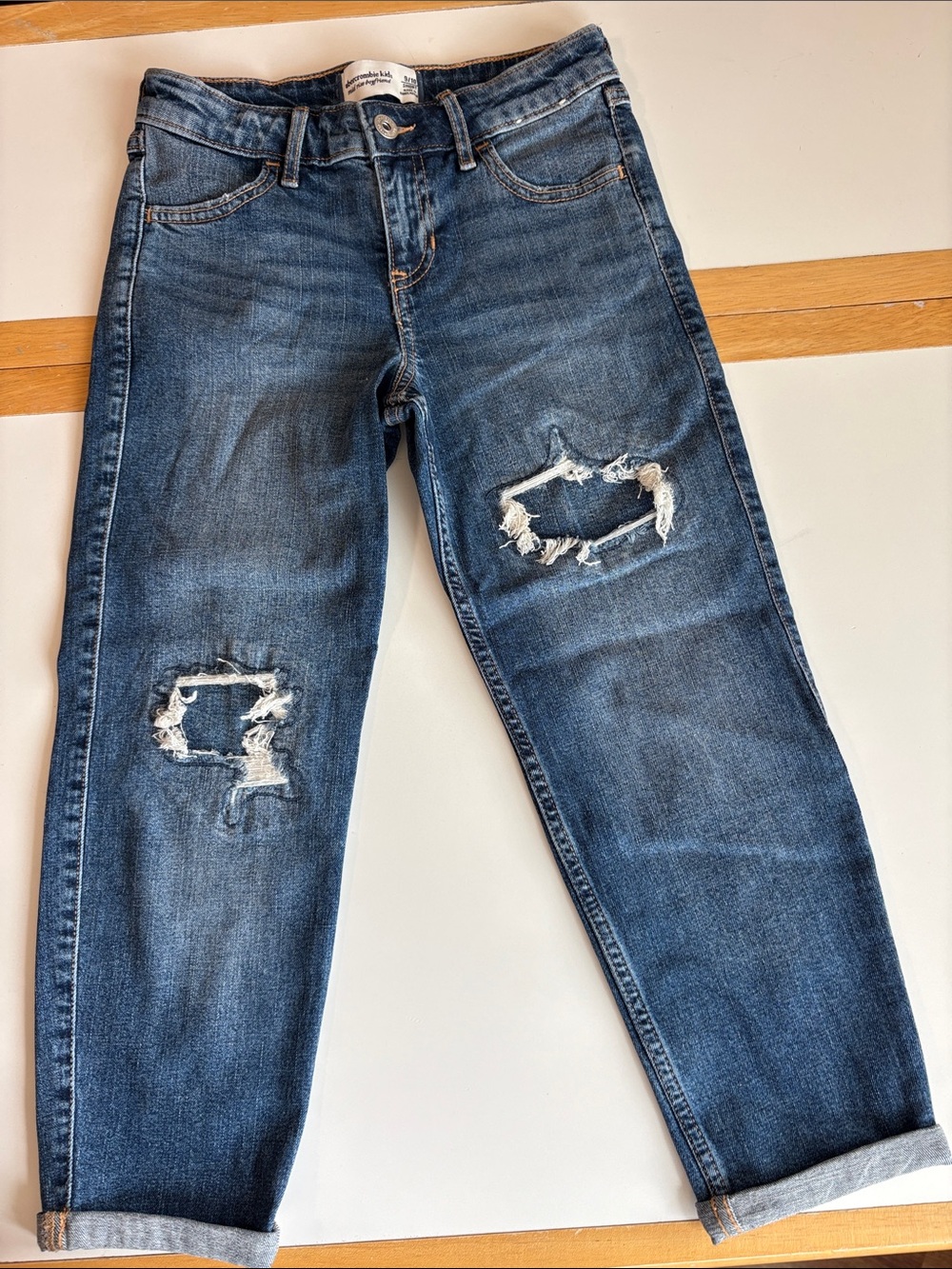 abercrombie kids boyfriend jeans distressed mid-blue relaxed jeans sz 9-10